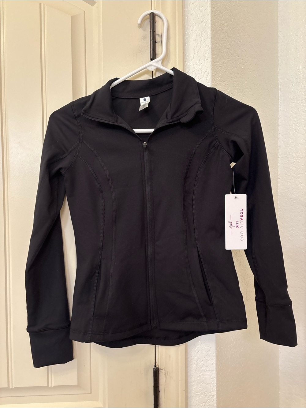 Yogalicious Girls Medium 10 Black Zip Up Athletic Jacket NWT MSRP $52